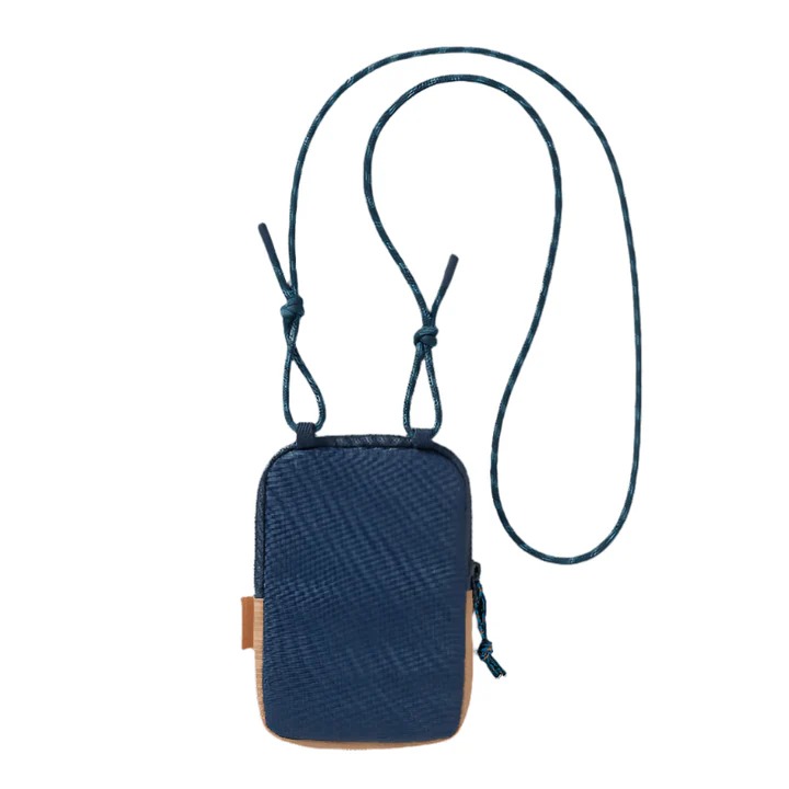 Travelpouch Outdoors Blue Shadow Fresk