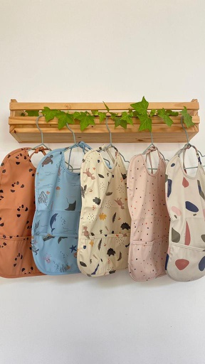 [HOPP19] Babero de comer Malmo Manchas Hopping
