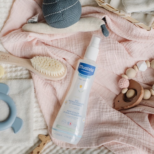 Agua De Peinar Refrescante (Skin Freshener) 200ml Mustela